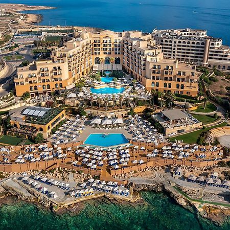 Corinthia St George'S Bay Hotel Saint Julian's Bagian luar foto The St George's Bay Hotel