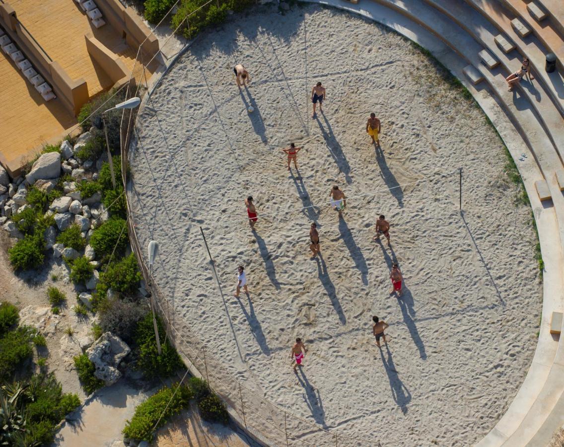 Corinthia St George'S Bay Hotel Saint Julian's Bagian luar foto Aerial view of the beach