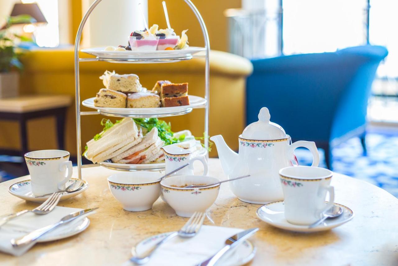 Corinthia St George'S Bay Hotel Saint Julian's Bagian luar foto Afternoon tea at the InterContinental London Park Lane