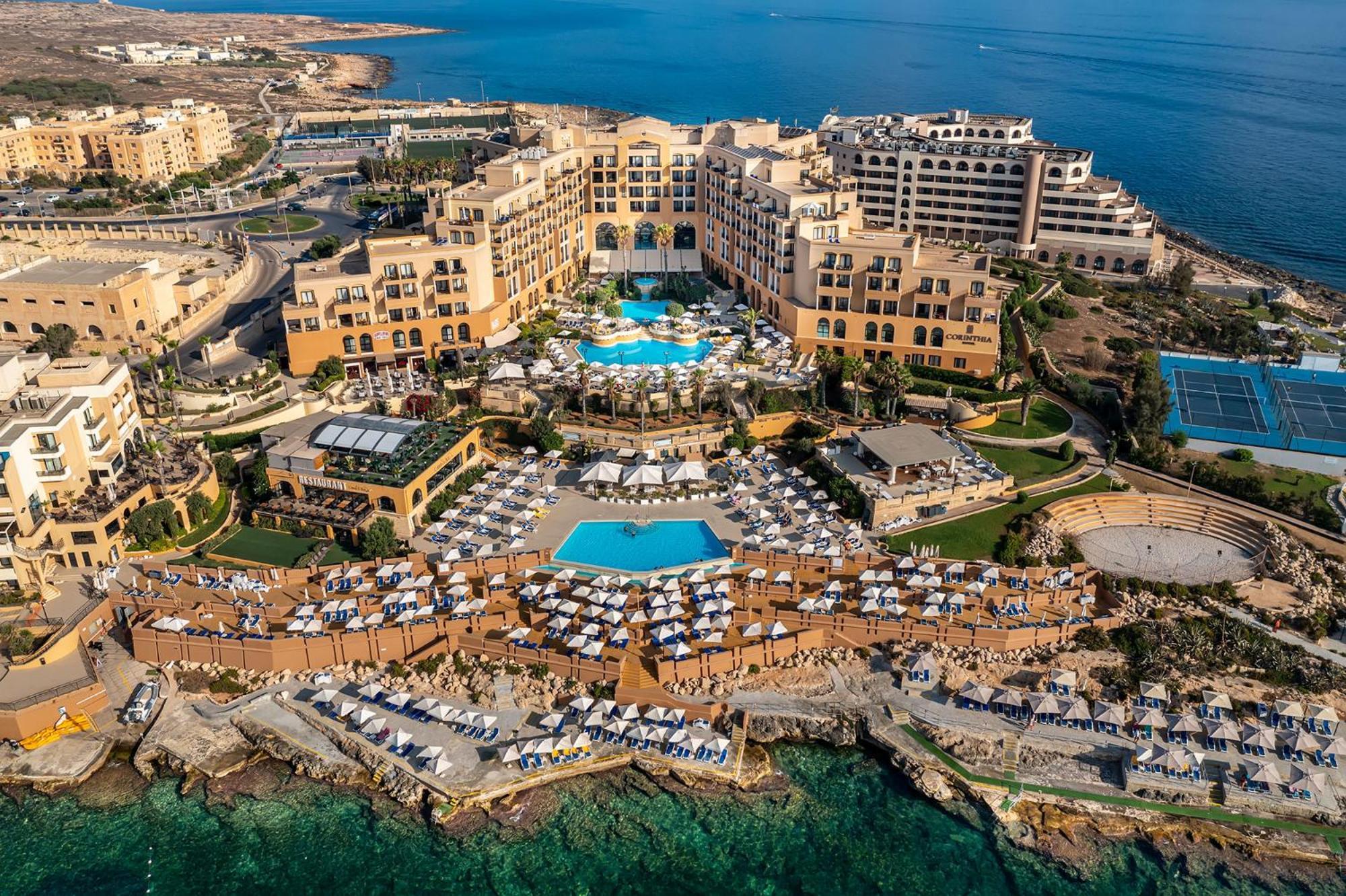 Corinthia St George'S Bay Hotel Saint Julian's Bagian luar foto The St George's Bay Hotel