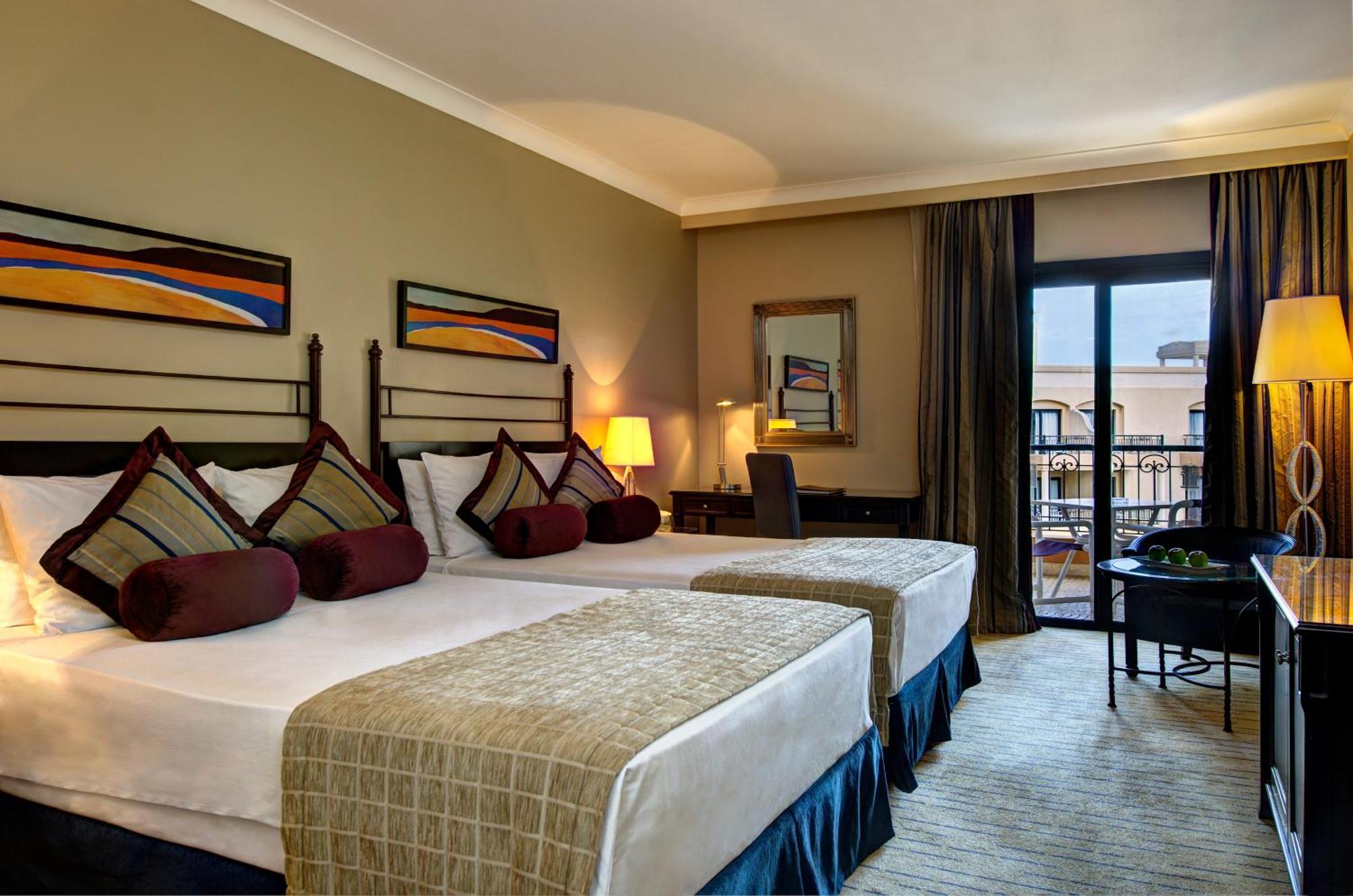 Corinthia St George'S Bay Hotel Saint Julian's Bagian luar foto
