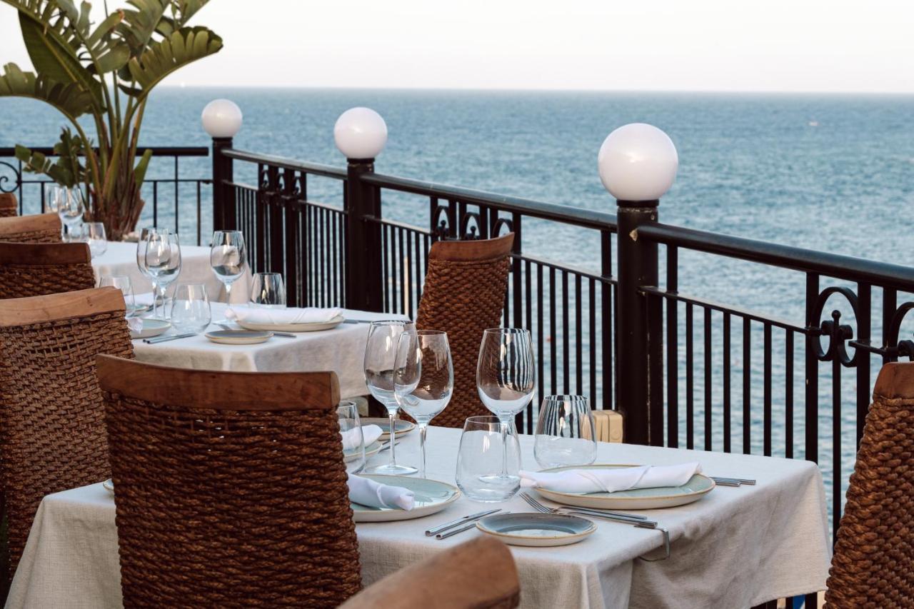 Corinthia St George'S Bay Hotel Saint Julian's Bagian luar foto The restaurant